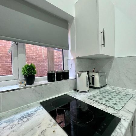 Self Contained Studio In Bham City Centre W Parking Бирмингем Экстерьер фото