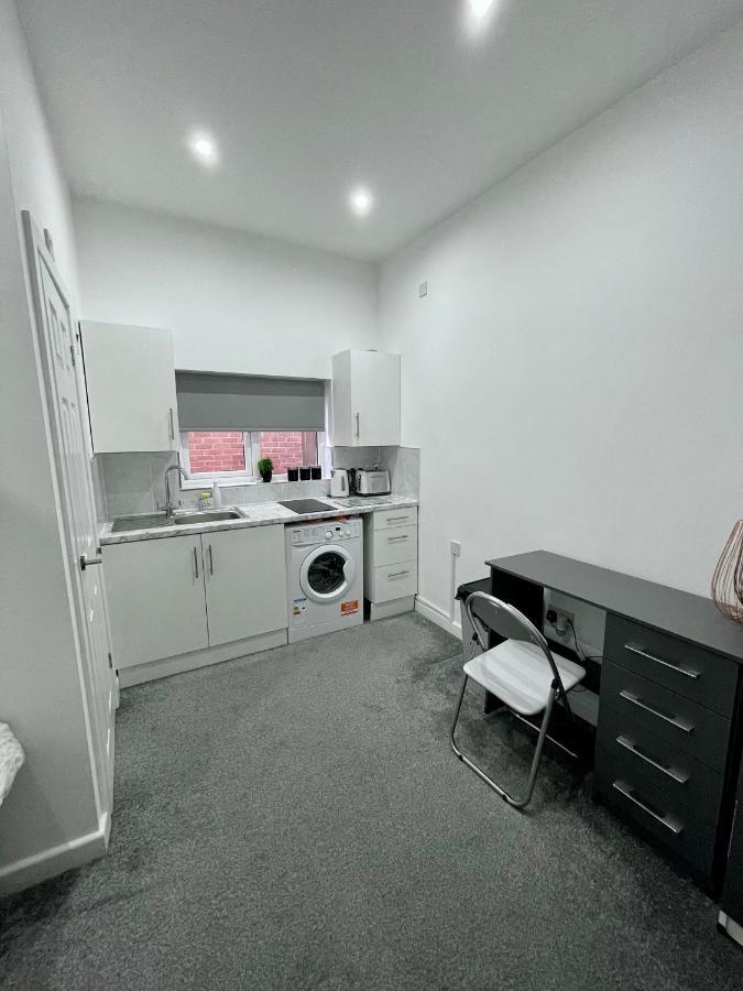 Self Contained Studio In Bham City Centre W Parking Бирмингем Экстерьер фото