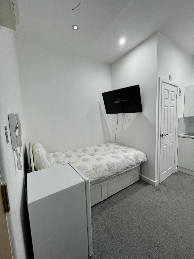 Self Contained Studio In Bham City Centre W Parking Бирмингем Экстерьер фото