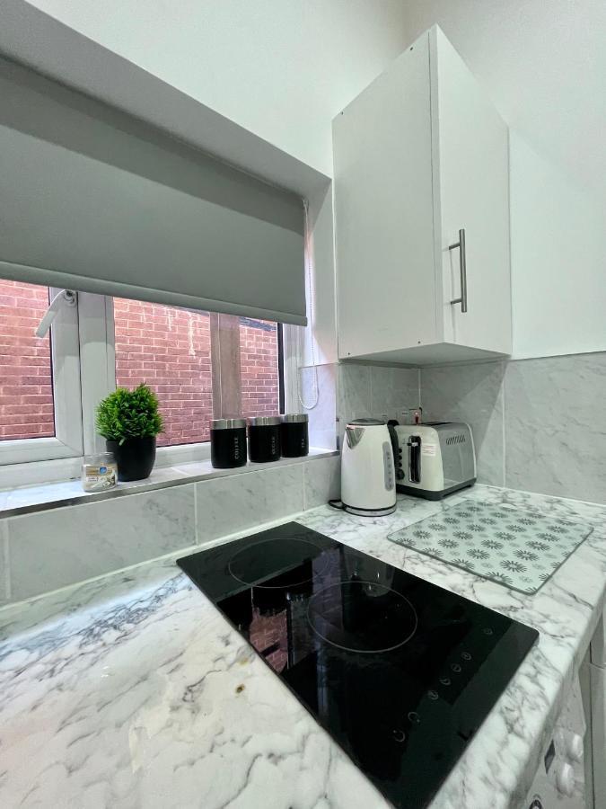 Self Contained Studio In Bham City Centre W Parking Бирмингем Экстерьер фото